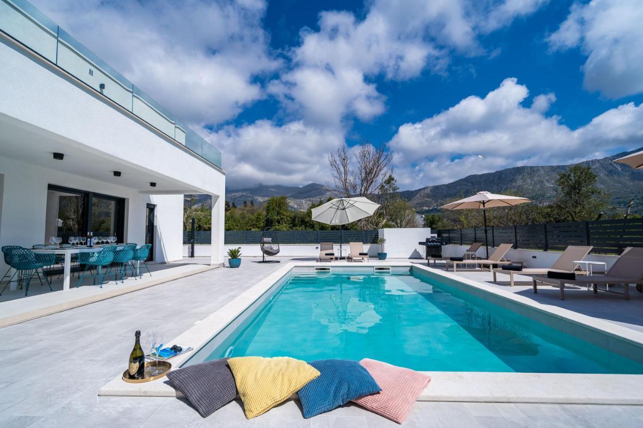 Villa Invigo - Brand New Private Pool Villa Mlini Exterior photo